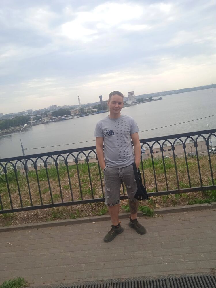  ,   Ronni, 30 ,   ,   