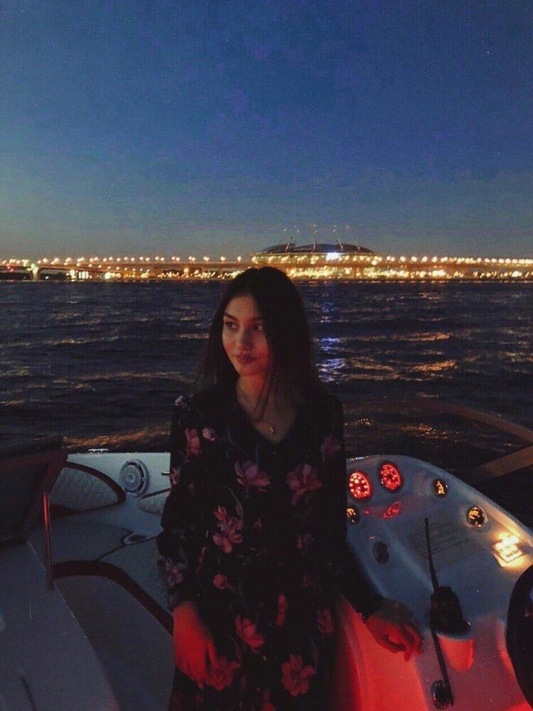  ,   Diana, 24 ,   ,   