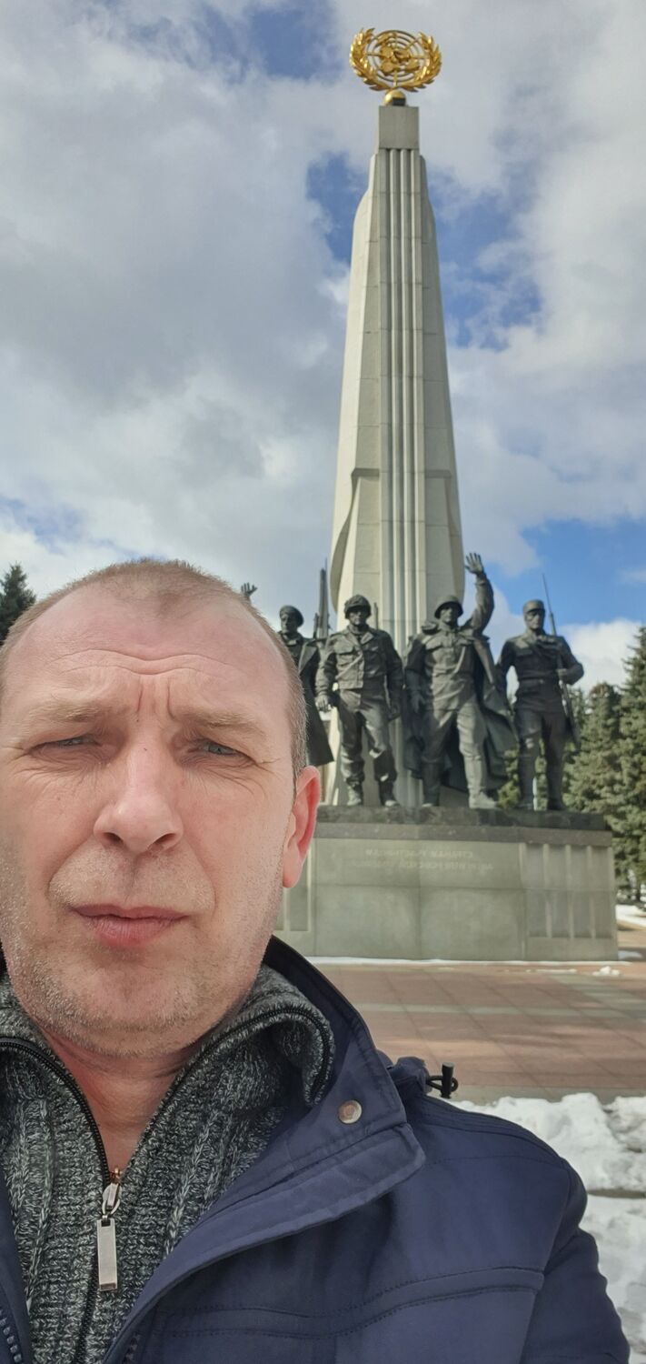  44935011  Sergey, 52 ,    