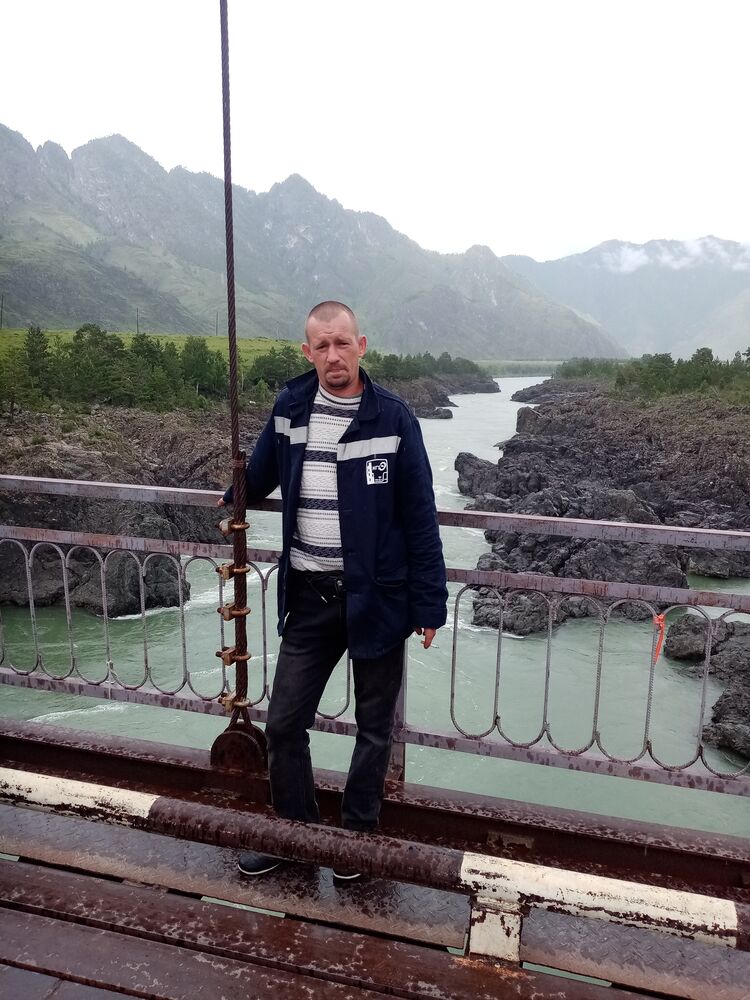  37568971  Vladislav, 38 ,    