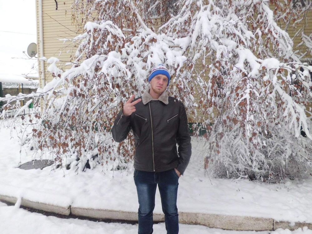  50180931  Nikolai, 32 ,    