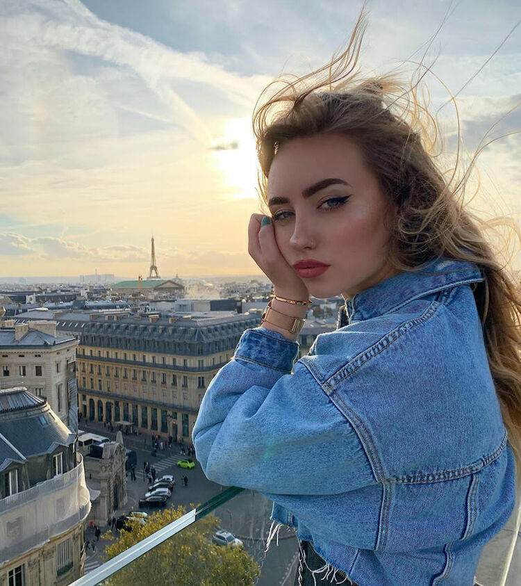  19607261  , 27 ,    -