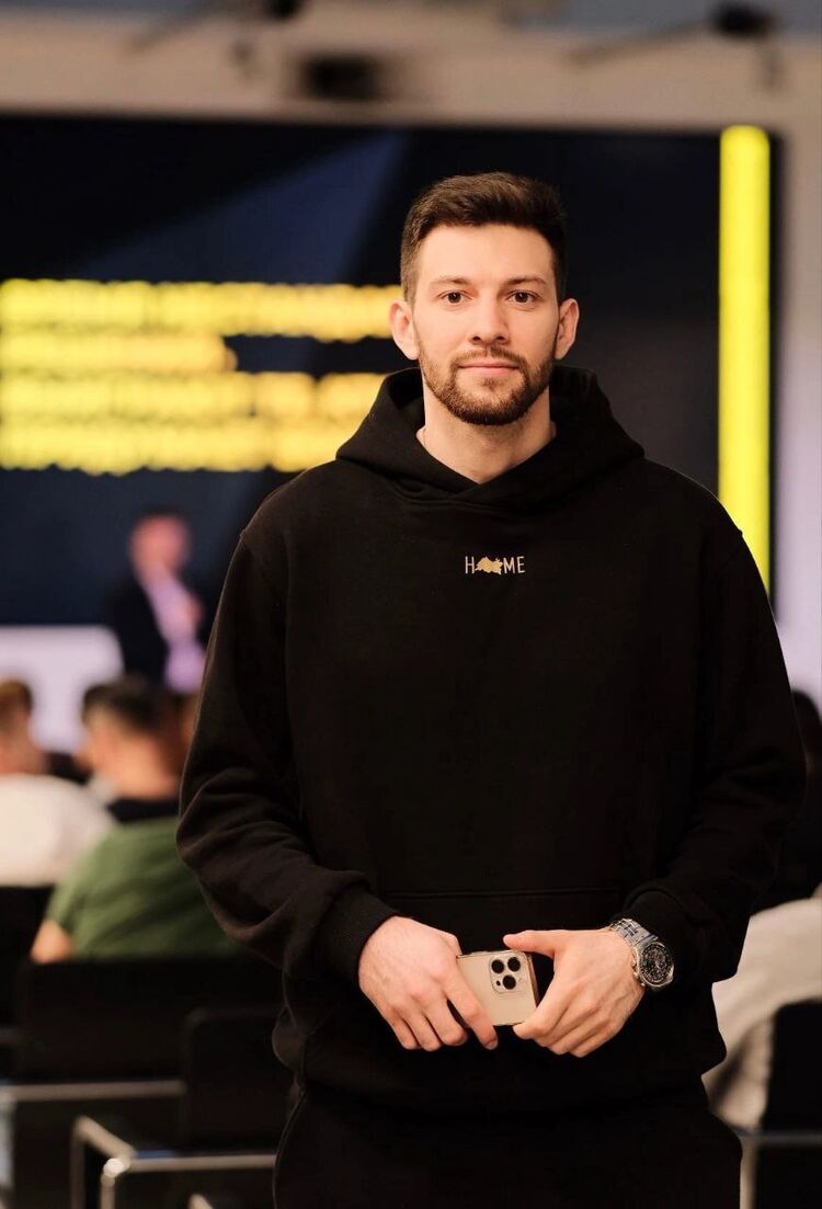  ,   Michael, 32 ,   ,   