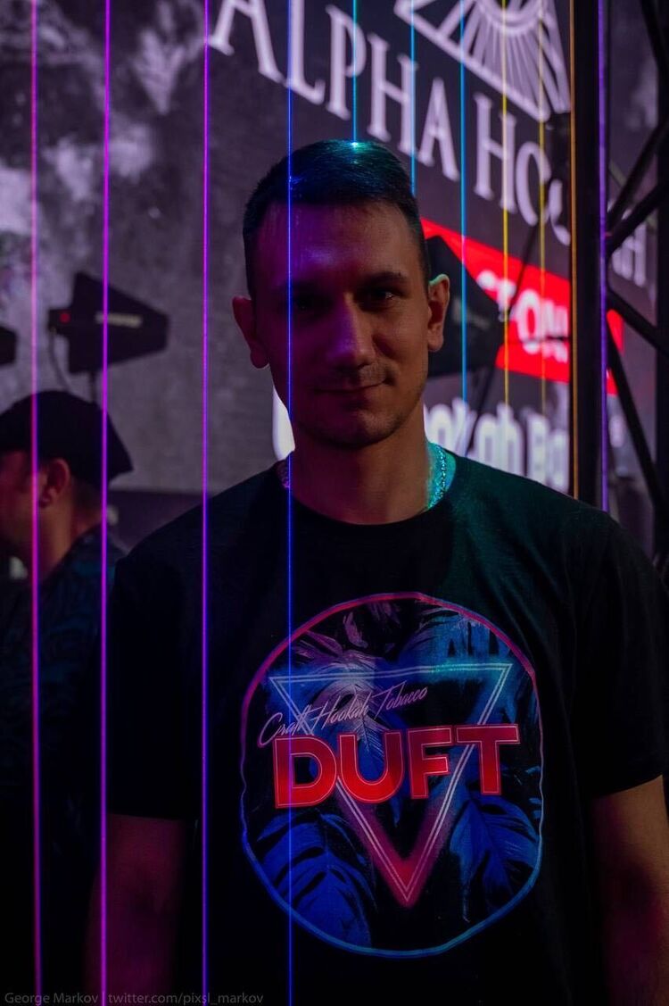  54372761  ˸, 27 ,    -