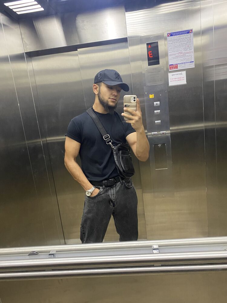  ,   Ali, 22 ,   , c , 