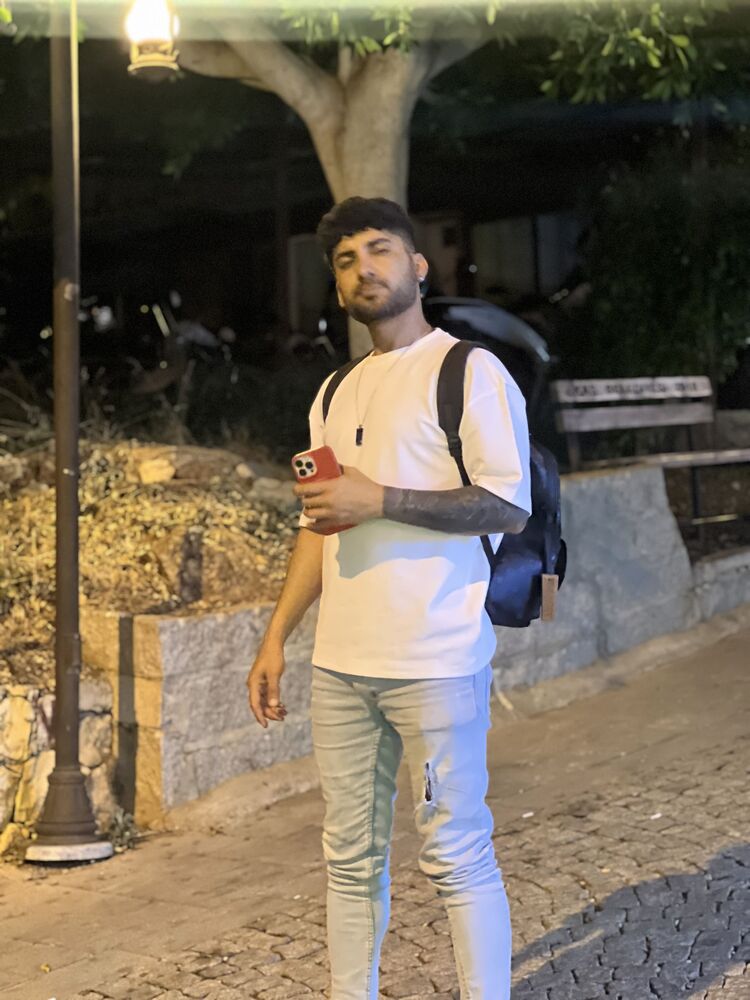 35830301  Cihan, 29 ,    