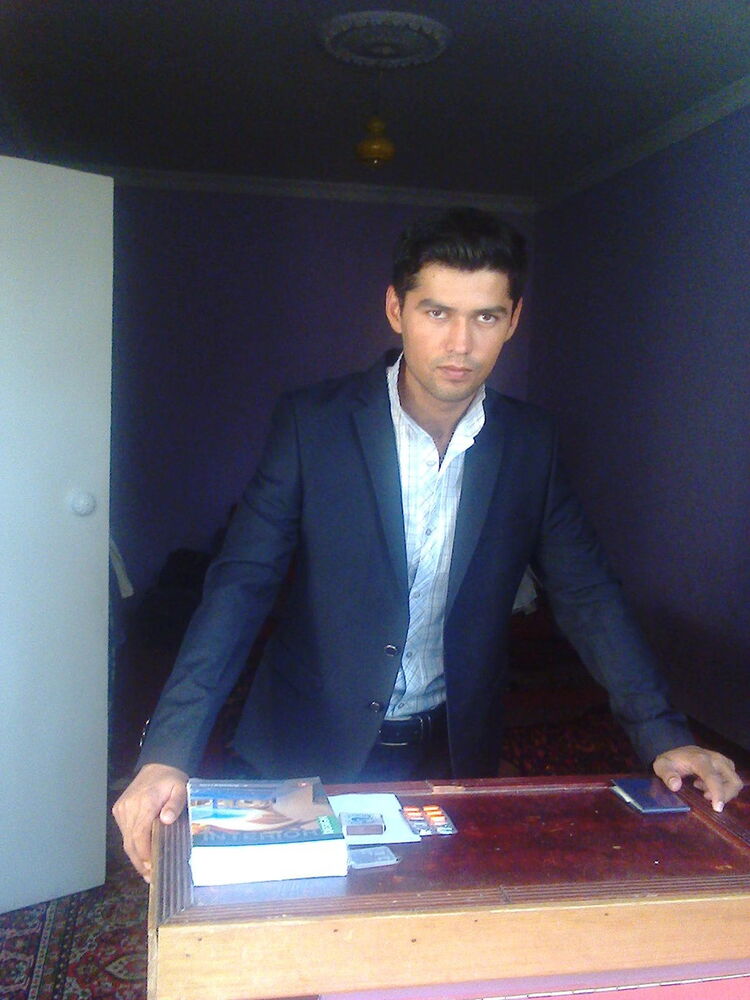  ,   Asadbek, 37 ,  