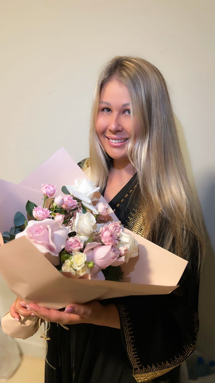  48018701  Alina, 33 ,    
