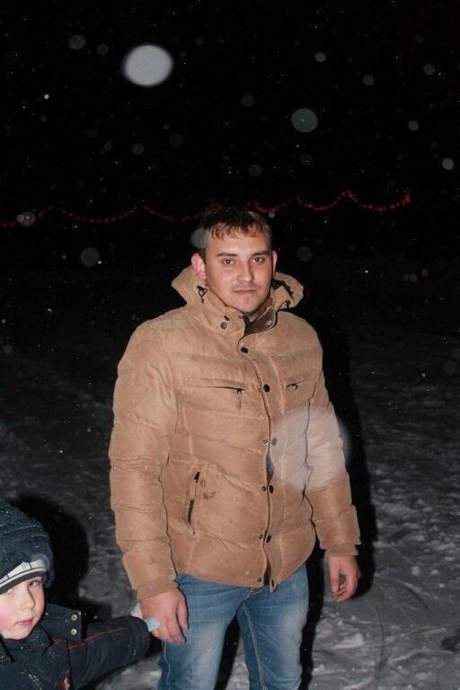  ,   Dima, 32 ,   