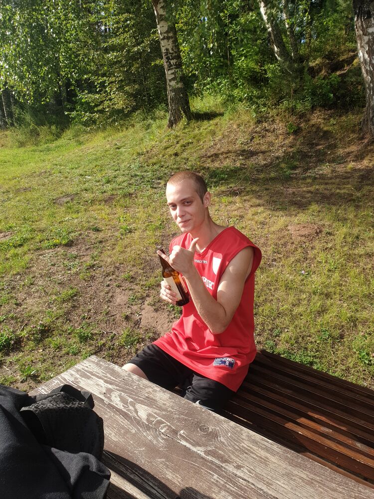  36830131  Arnis, 25 ,    