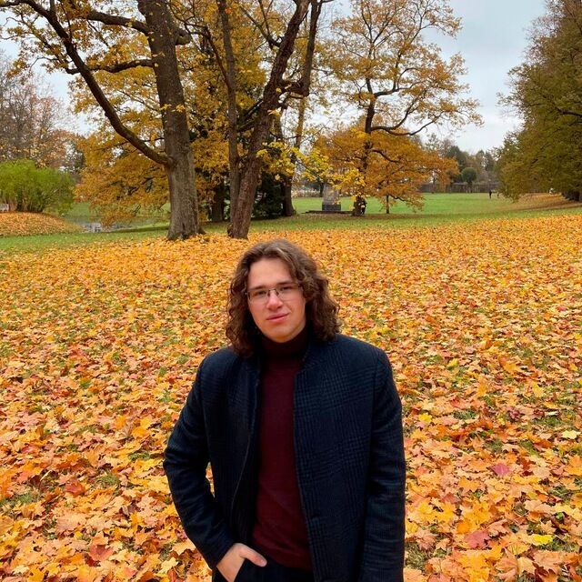  39612511  , 24 ,    -