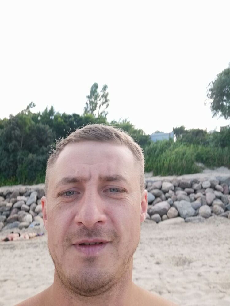  46648371  , 39 ,    