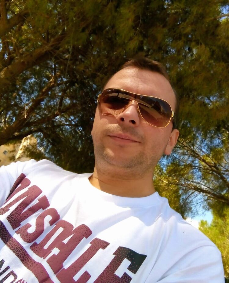  22133551  Marko, 42 ,    