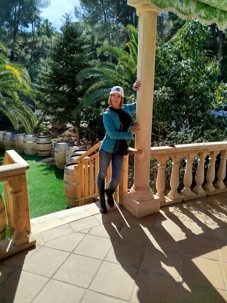  Benidorm,   Inna, 51 ,   ,   
