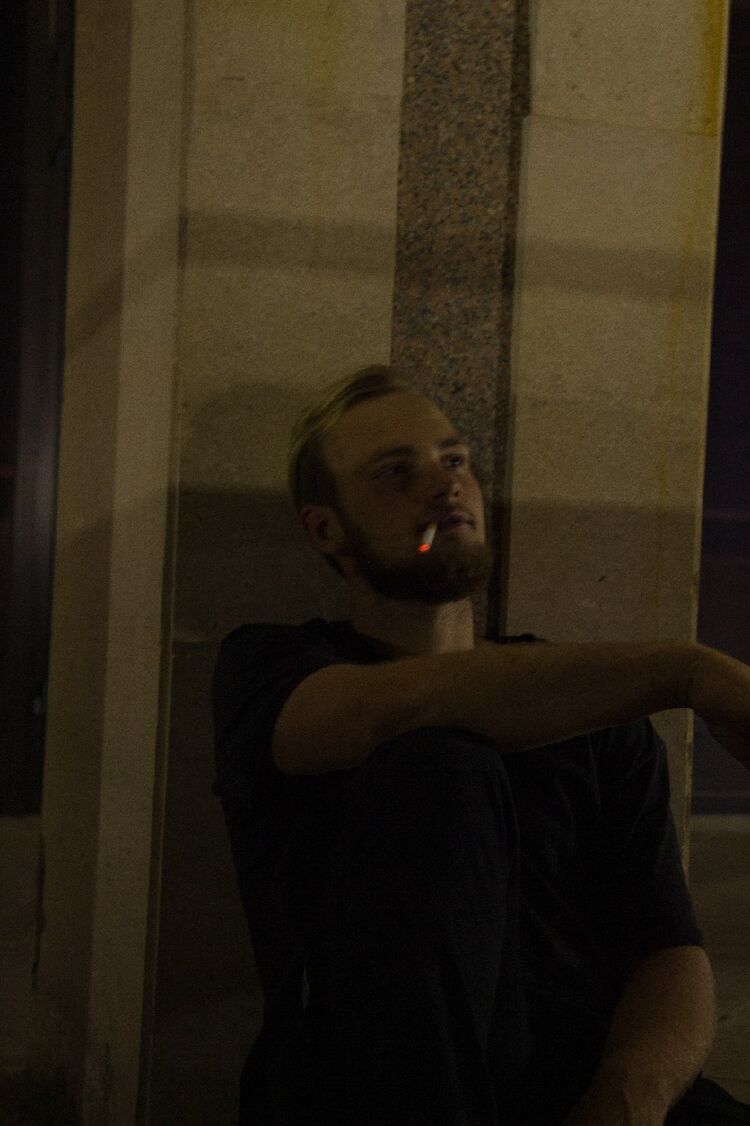  27082911  Skriner, 28 ,    -