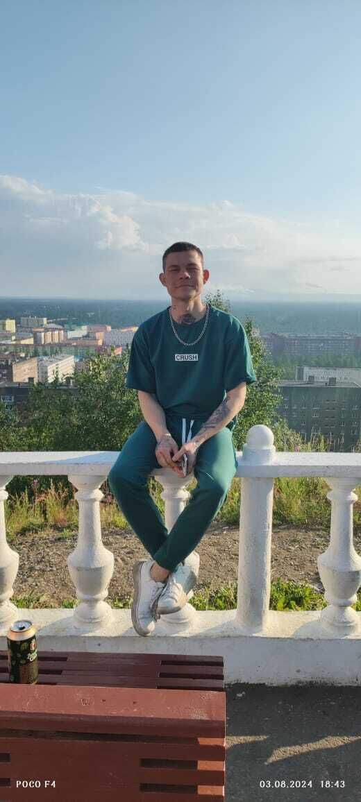  46153301  Mikhail D, 26 ,    