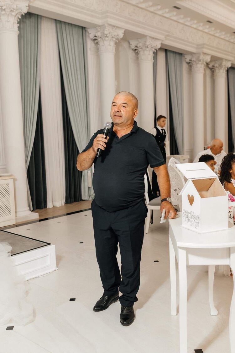  49095081  Petru, 52 ,    