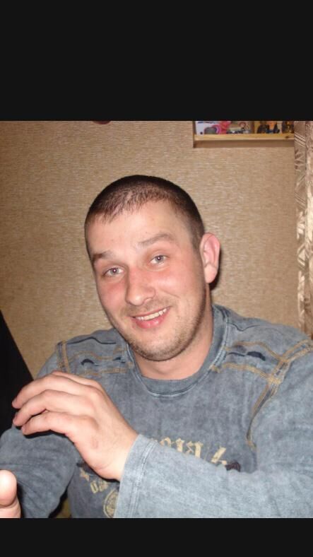 40727261  Alexander, 39 ,    