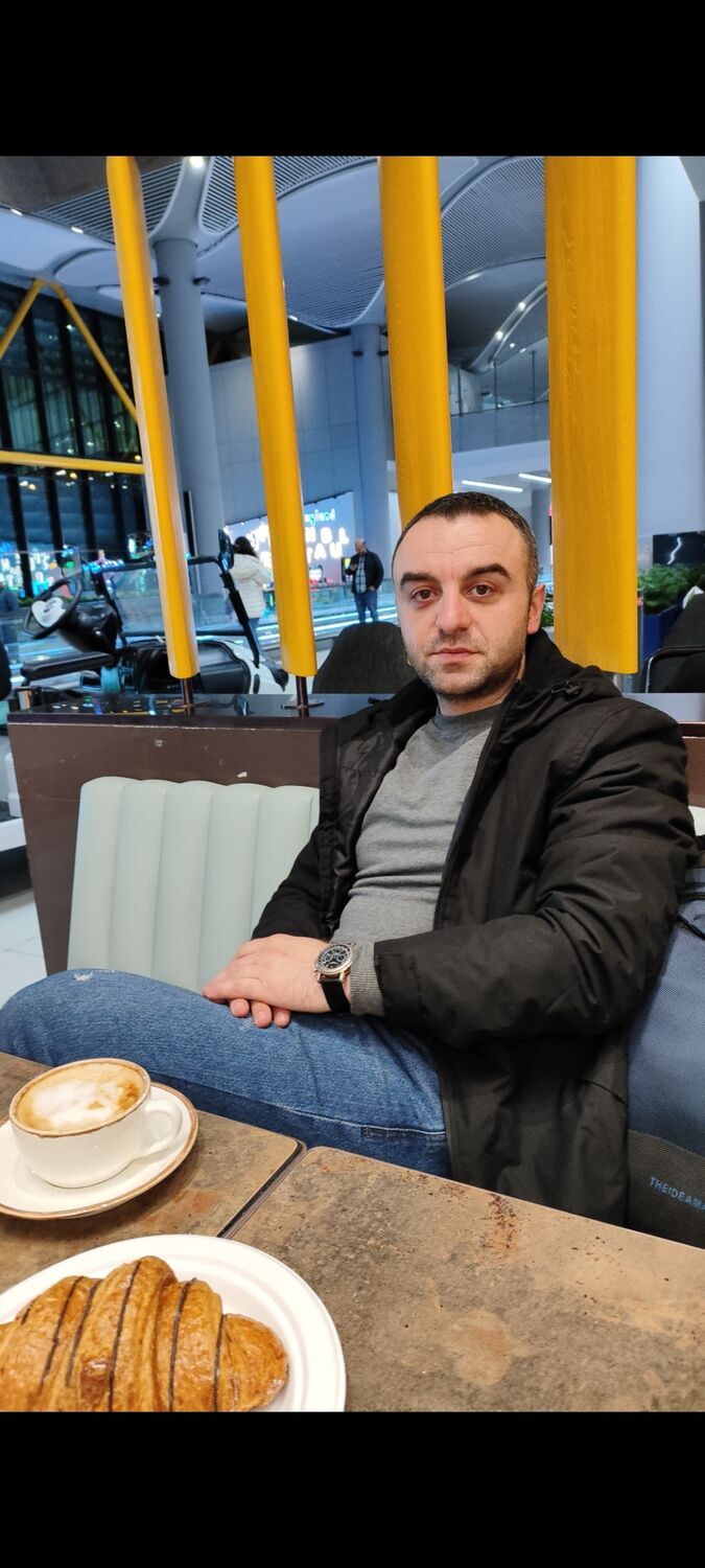  41667801  Giorgi, 36 ,    