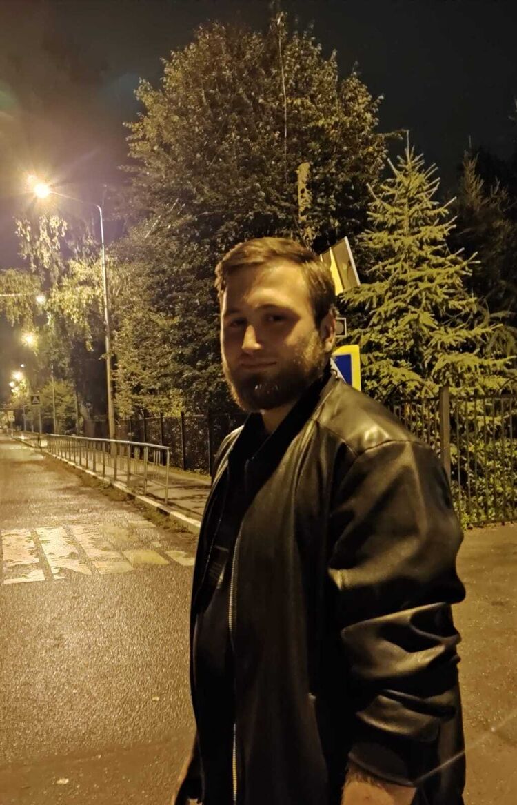  32967081  , 24 ,    