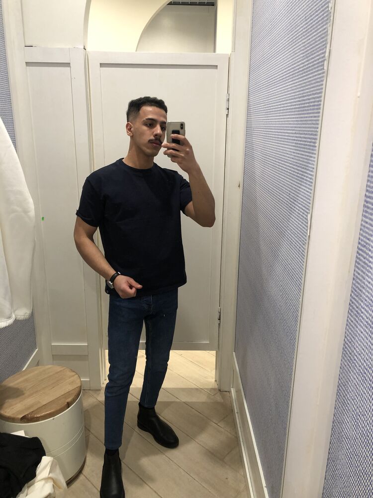  39025381  , 24 ,    