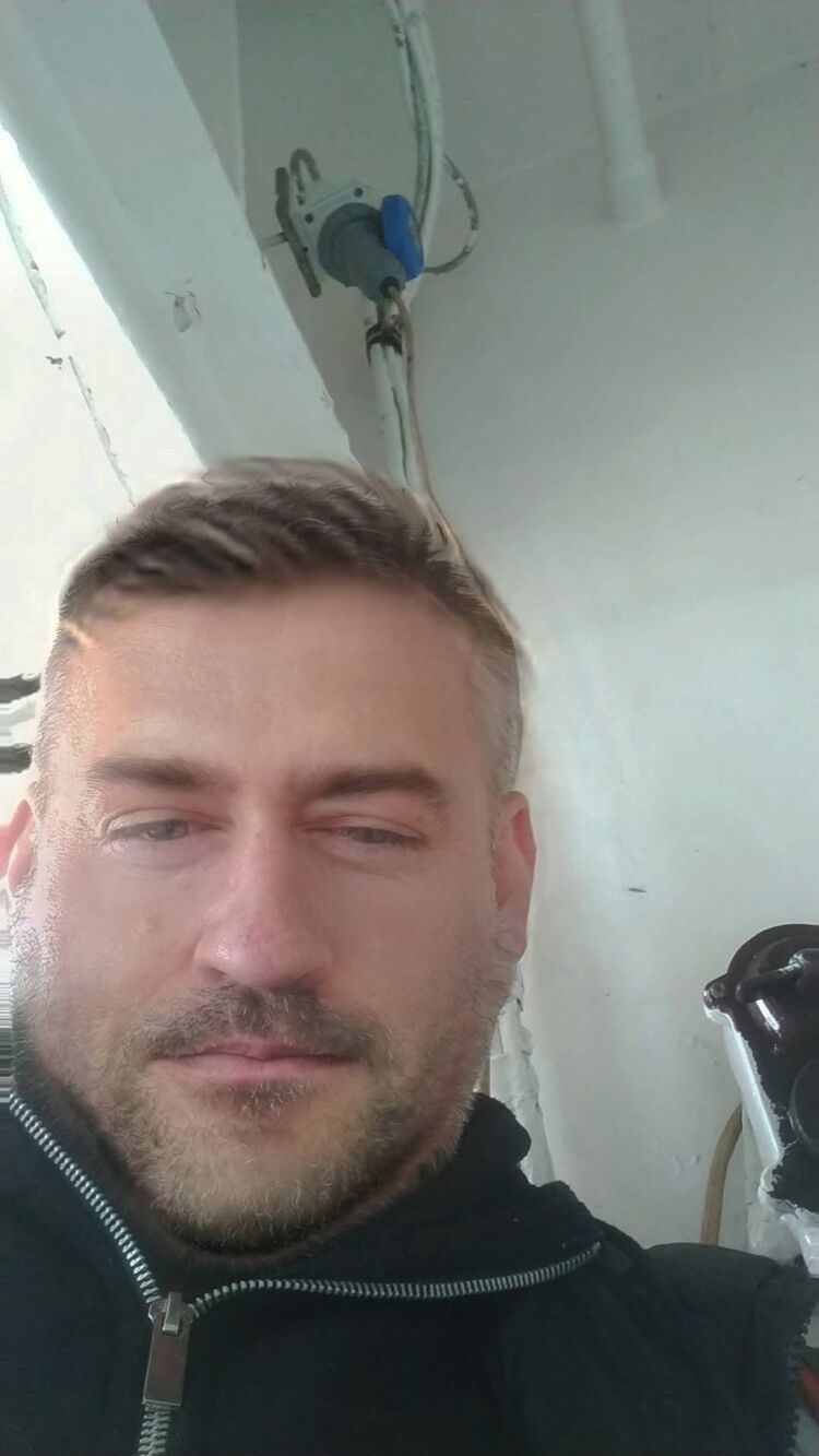  52318541  , 48 ,    
