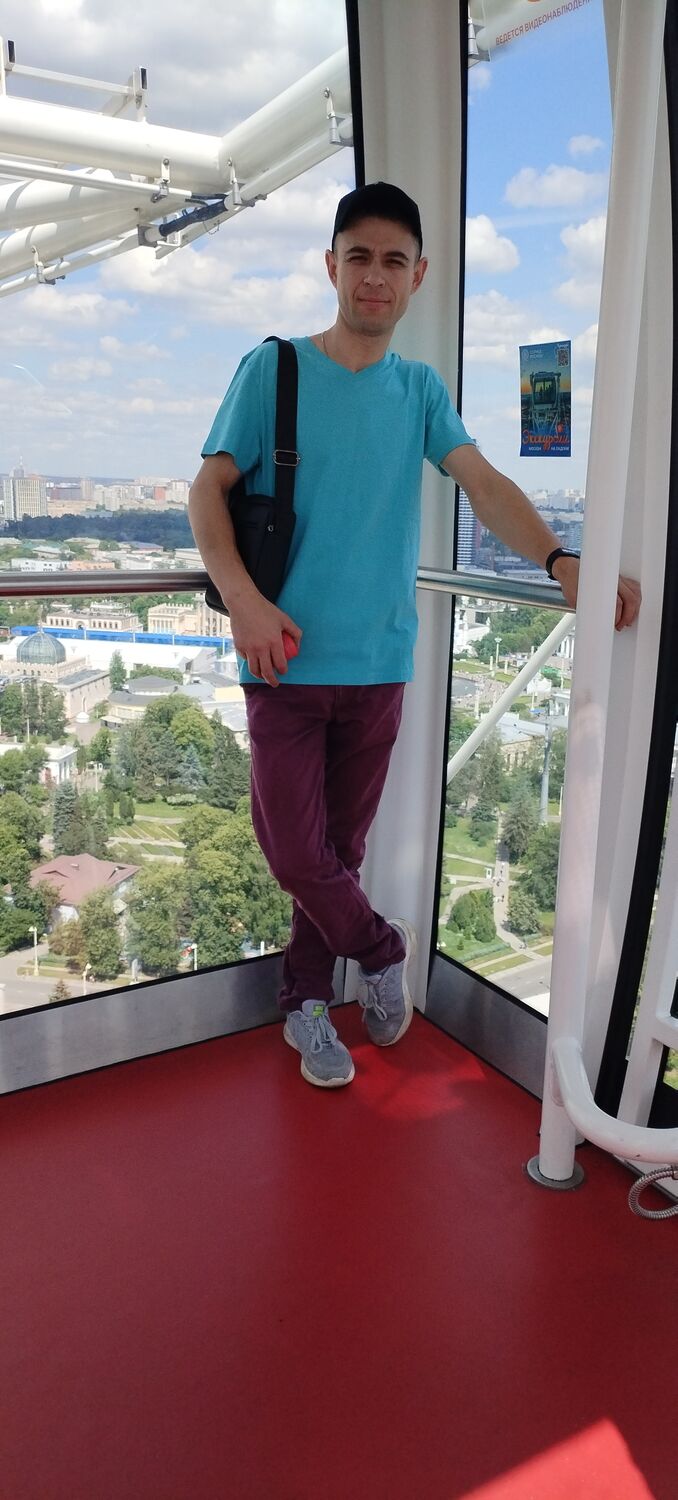  ,   Viktor, 33 ,   ,   