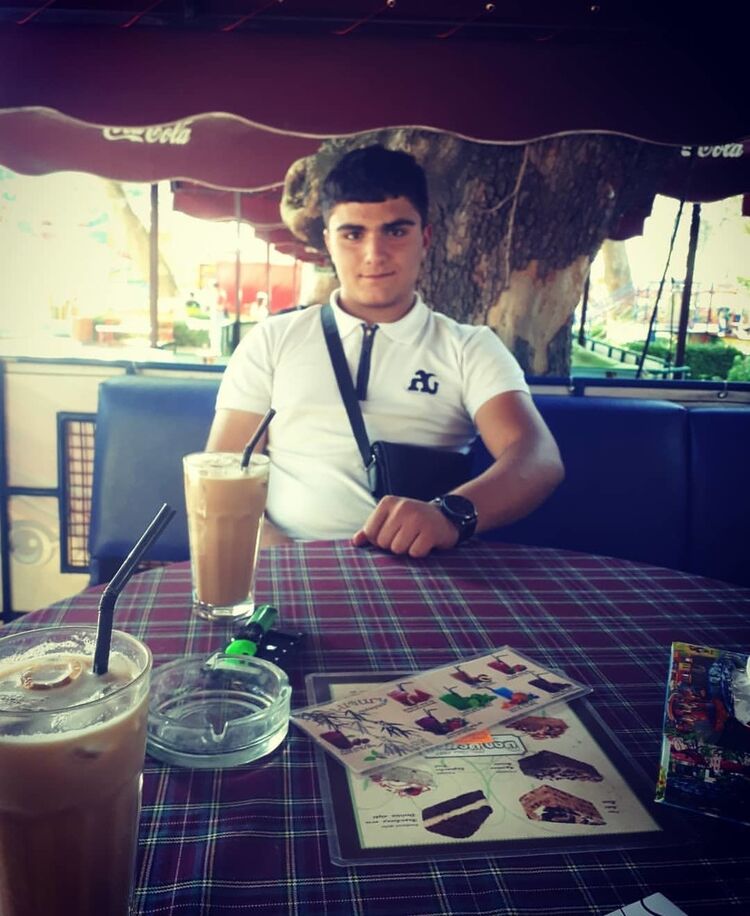  19128021  Bbnmhjgf, 32 ,    