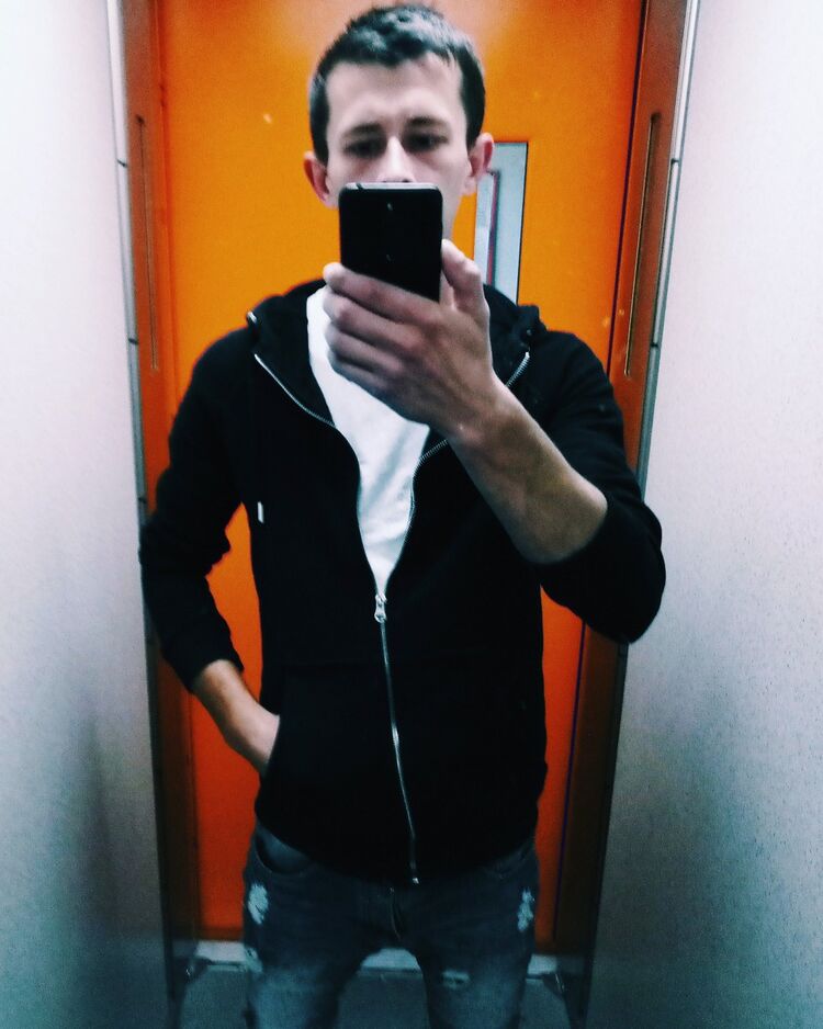  Praha,   Serhii, 30 ,   ,   , c 