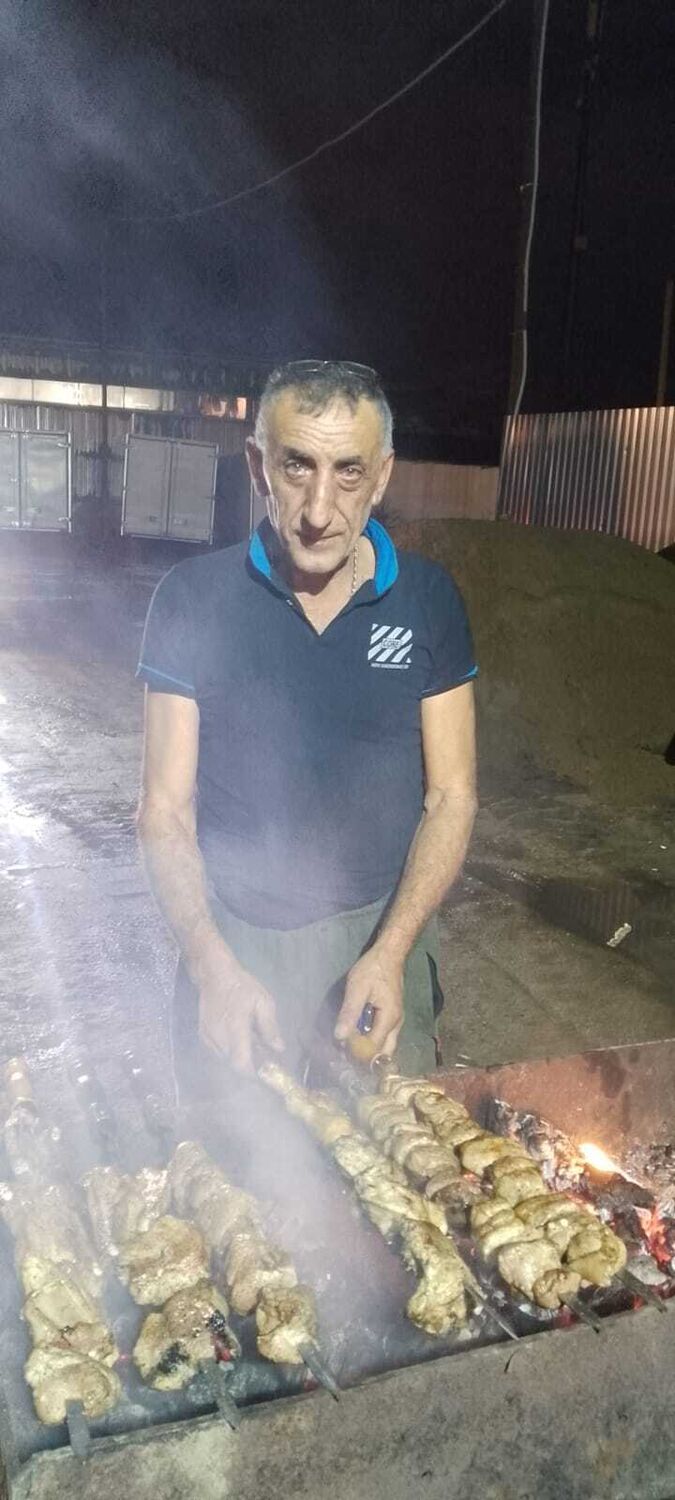  47780151  Artak, 56 ,    