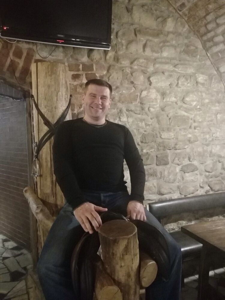  15760861  Dmitry, 49 ,    