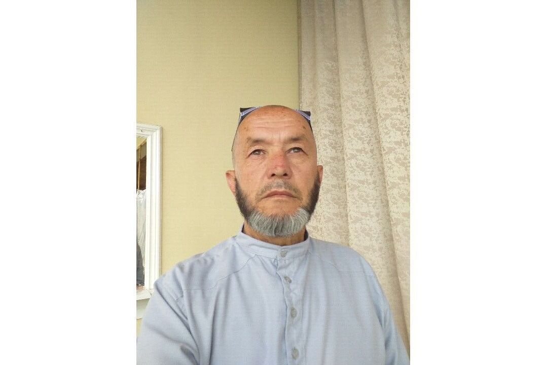  43022871  Abdusattor, 67 ,    