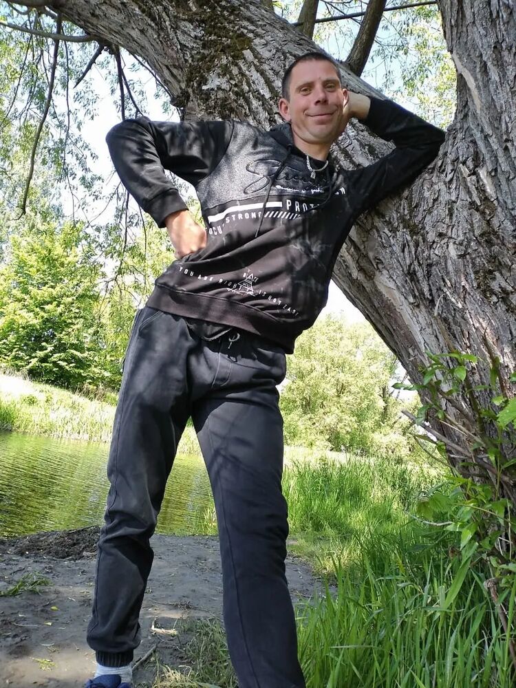  ,   Wiktor, 41 ,   ,   