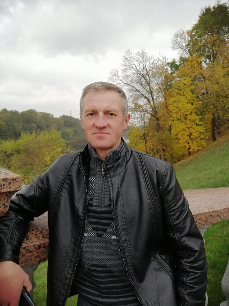  28031711  Oleg, 55 ,    