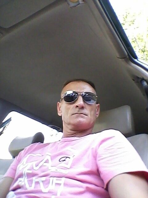  10185681  Andrei, 47 ,    