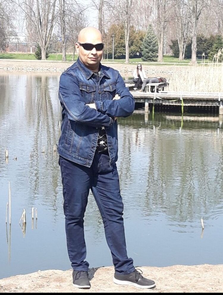 29013481  Aleksandar, 47 ,    -