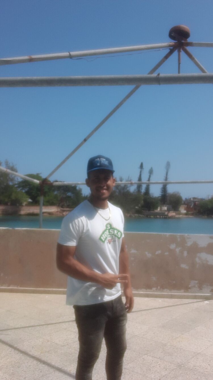  41975571  Nolberto, 27 ,    