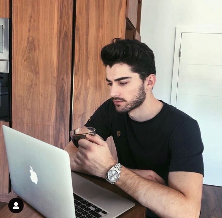  23310721  Jonny, 24 ,    