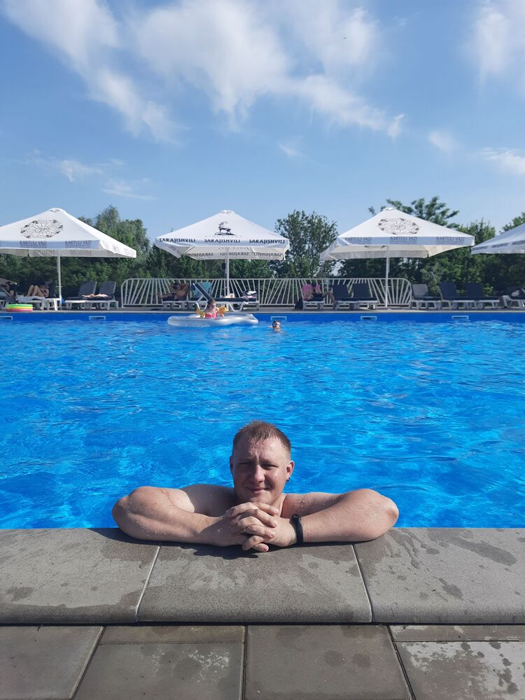  ,   Evgenii, 32 ,   ,   