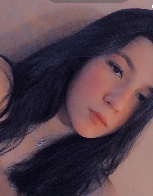  ,   Nadia, 21 ,   