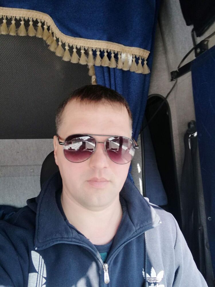  43315071  Denis Shvetc, 42 ,    