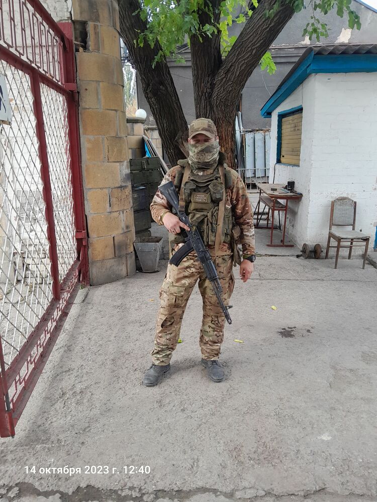  53451931  Roman, 42 ,    