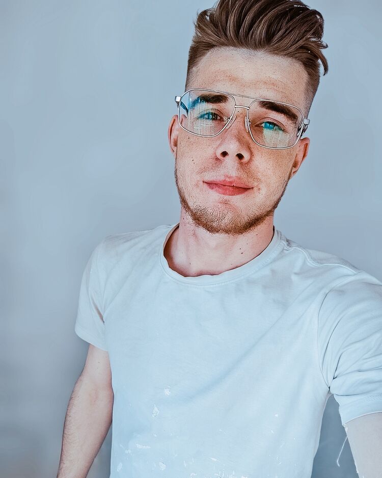  43680621  Maksim, 27 ,    