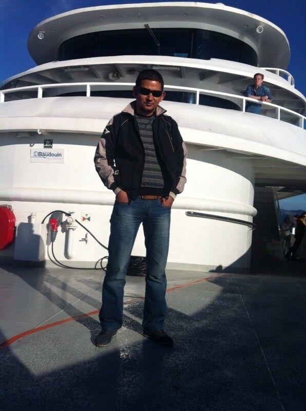  5712551  Sharof, 40 ,    