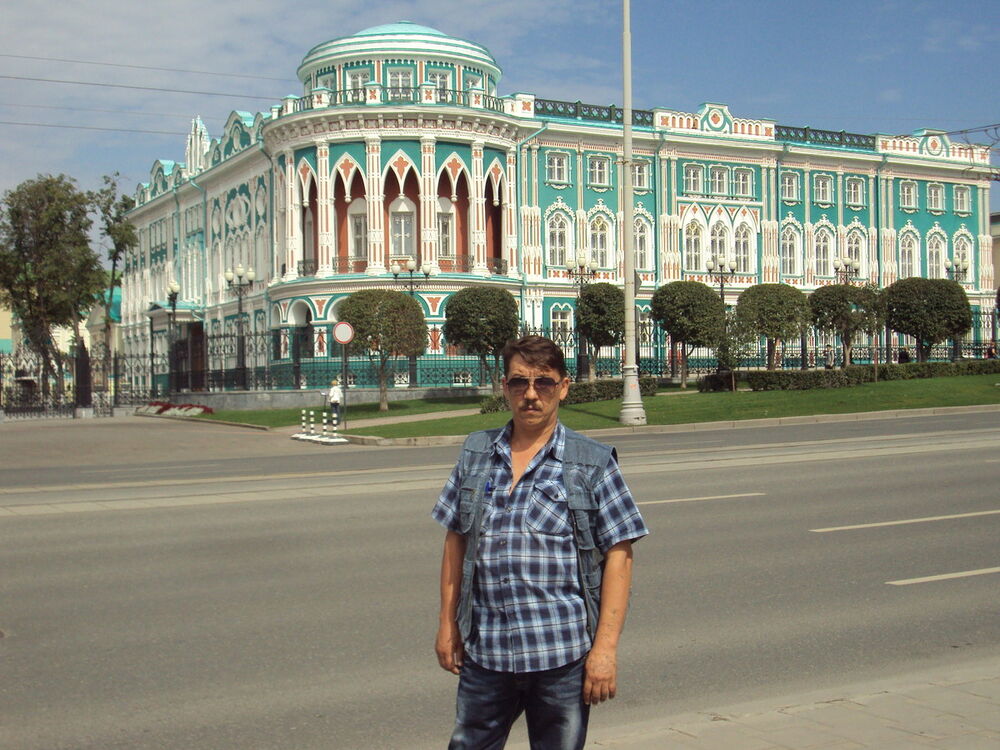  ,   Eduard, 47 ,   , 