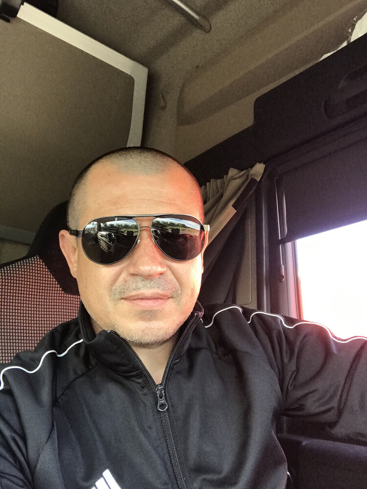  22502641  Egor, 45 ,    