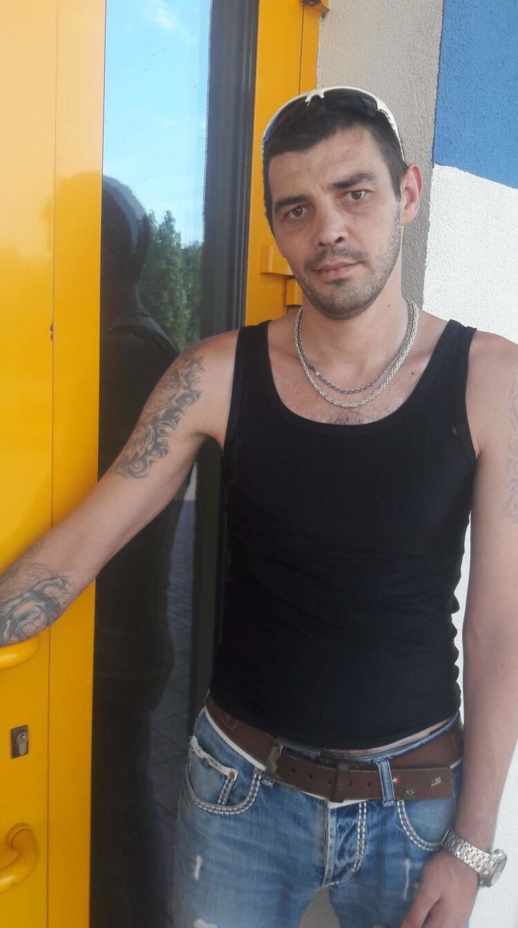  33303971  , 42 ,    