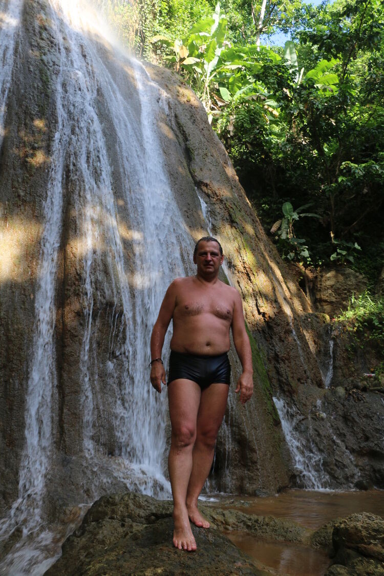  ,   Alex, 56 ,   