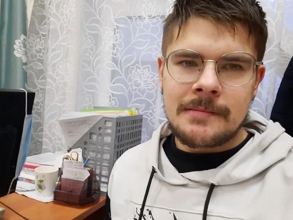  35379011  Ilya, 23 ,    