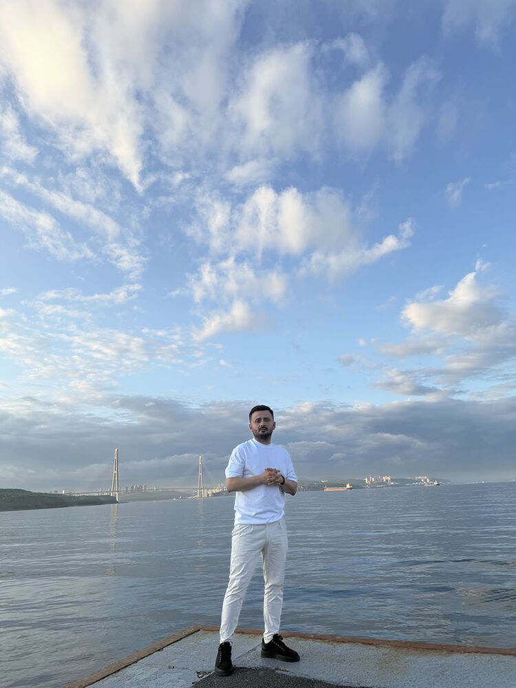  52159421  Mehmet, 34 ,    